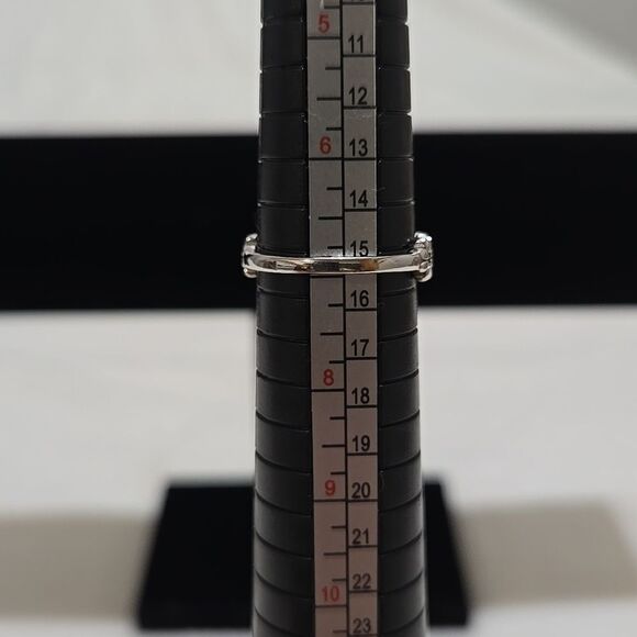 Sterling Silver Ring - Picture 4 of 4